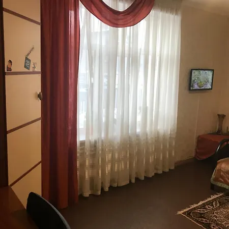 Budzet 5 Minutes From The Airport *
